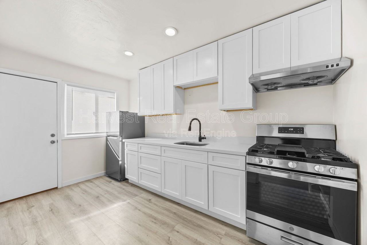 3947 Angelo Ave - Photo 6 of 13