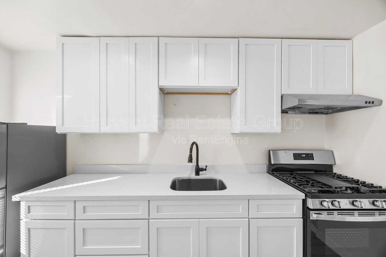 3947 Angelo Ave - Photo 7 of 13