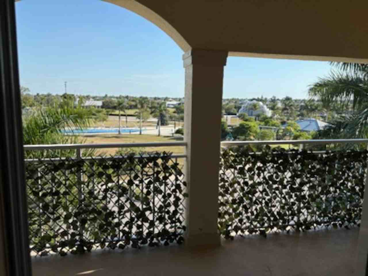 886 Park Ave #402 - Photo 2 of 9