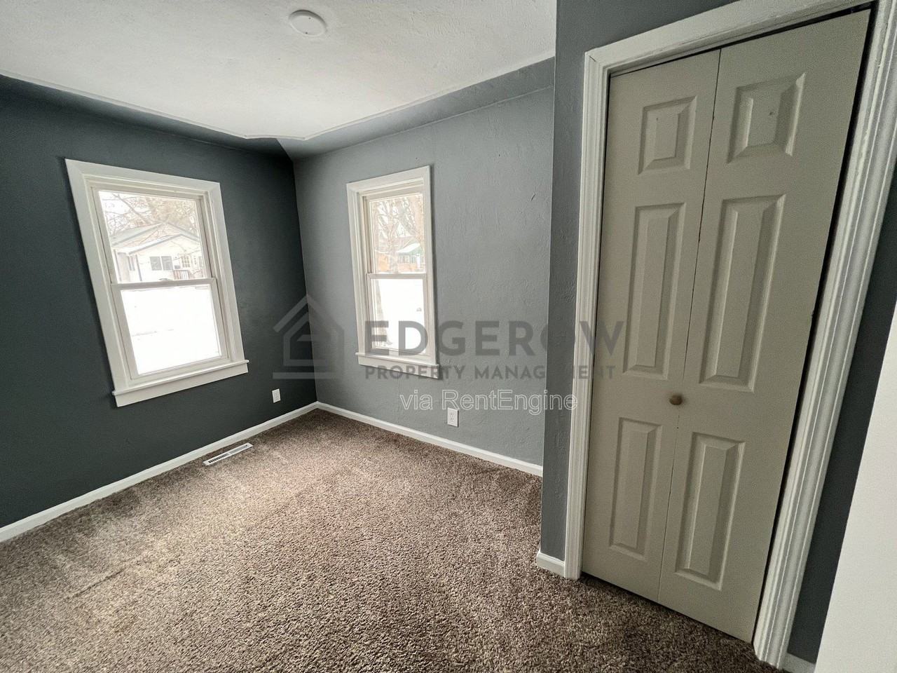 1046 Ducey Ave - Photo 4 of 11