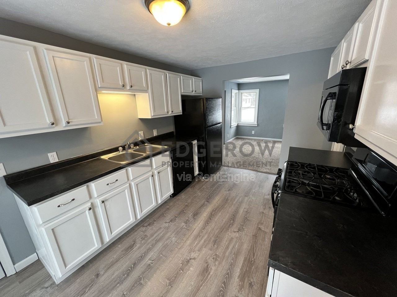 1046 Ducey Ave - Photo 7 of 11