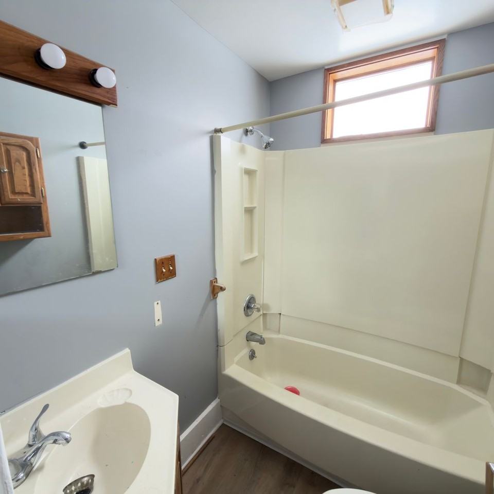 2143 Palace Ave Sw - Photo 3 of 6