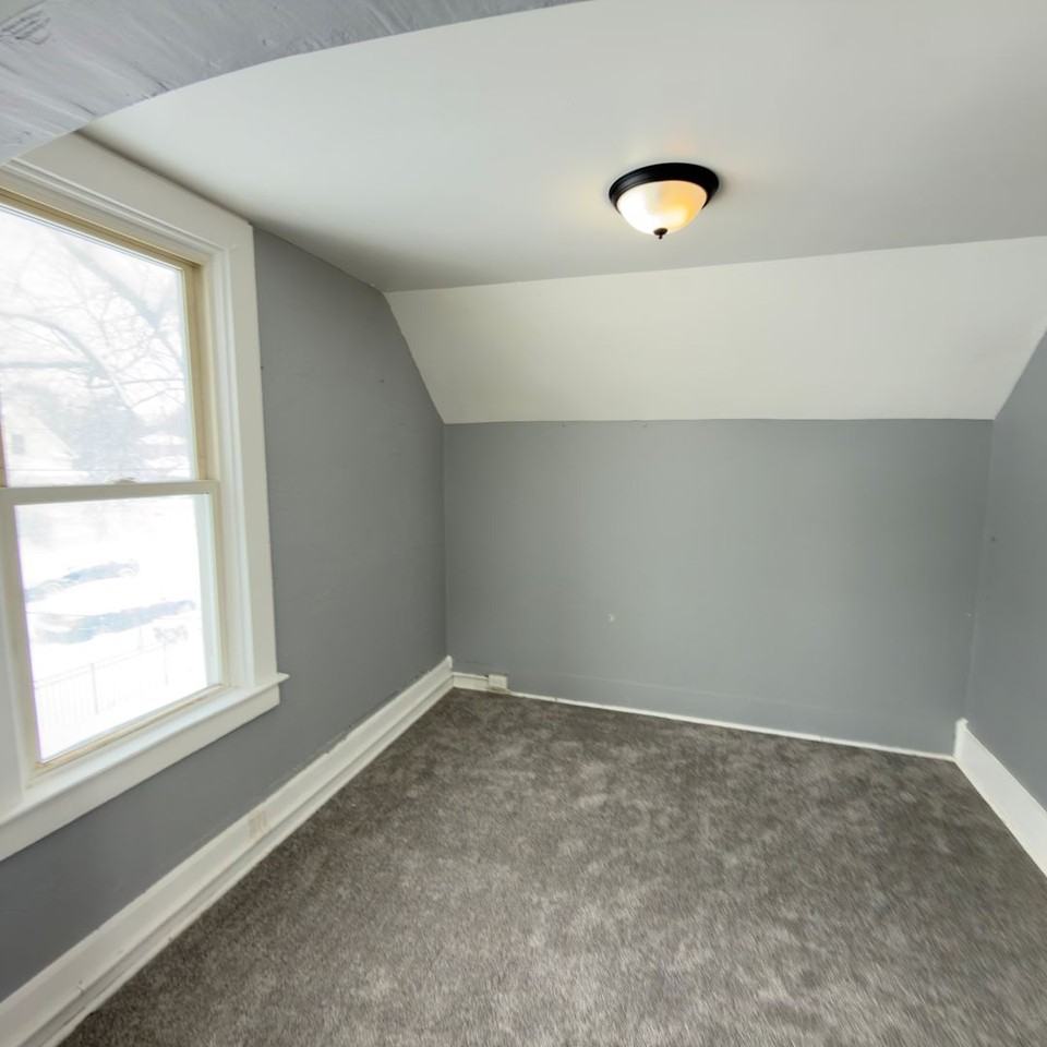 2143 Palace Ave Sw - Photo 4 of 6