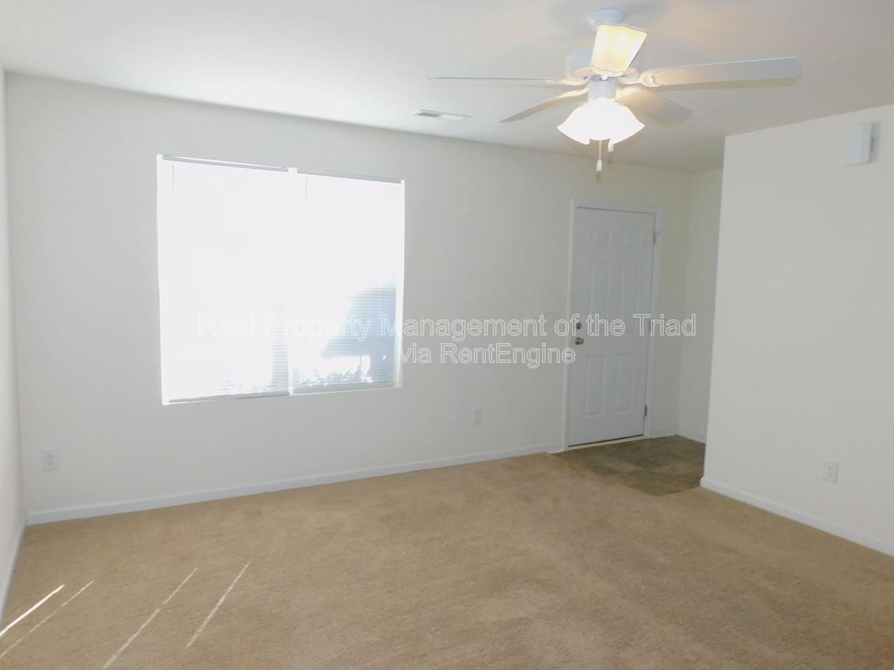 1405 Asher Downs Dr - Photo 3 of 27