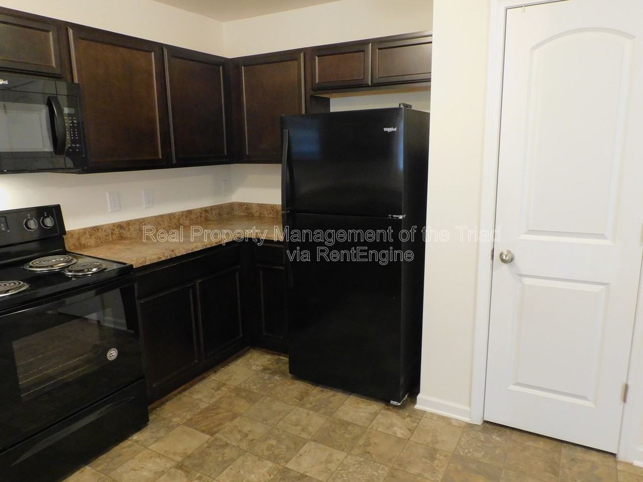 1405 Asher Downs Dr - Photo 7 of 27