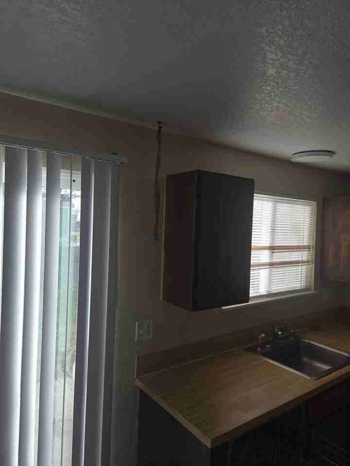 190 Se Utah Ave - Photo 6 of 6