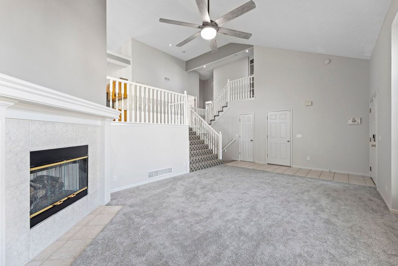 12206 Goodman St - Photo 2 of 45