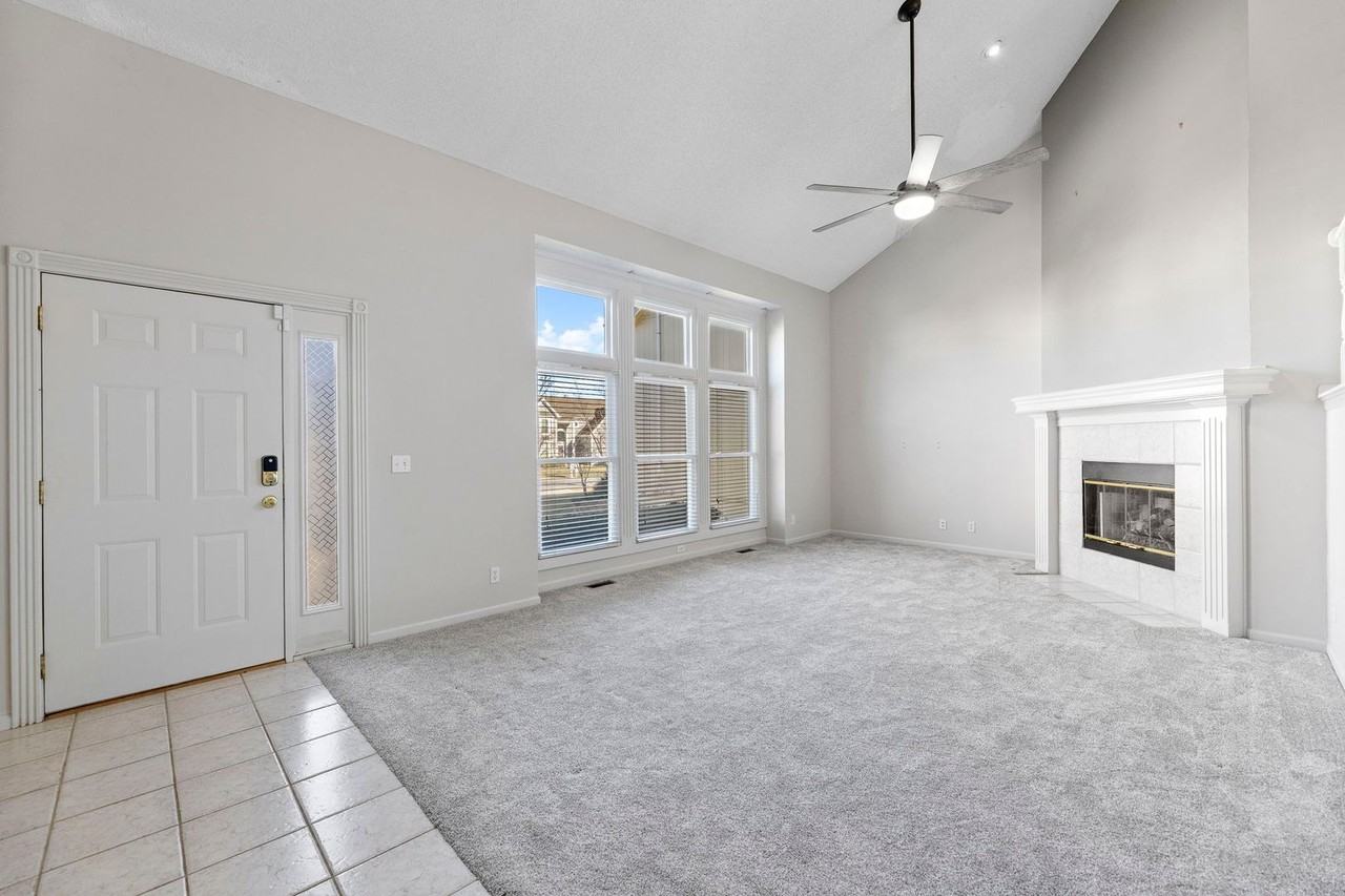 12206 Goodman St - Photo 4 of 45