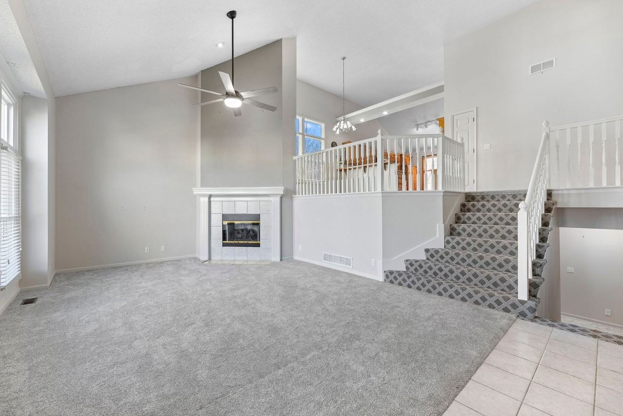 12206 Goodman St - Photo 6 of 45