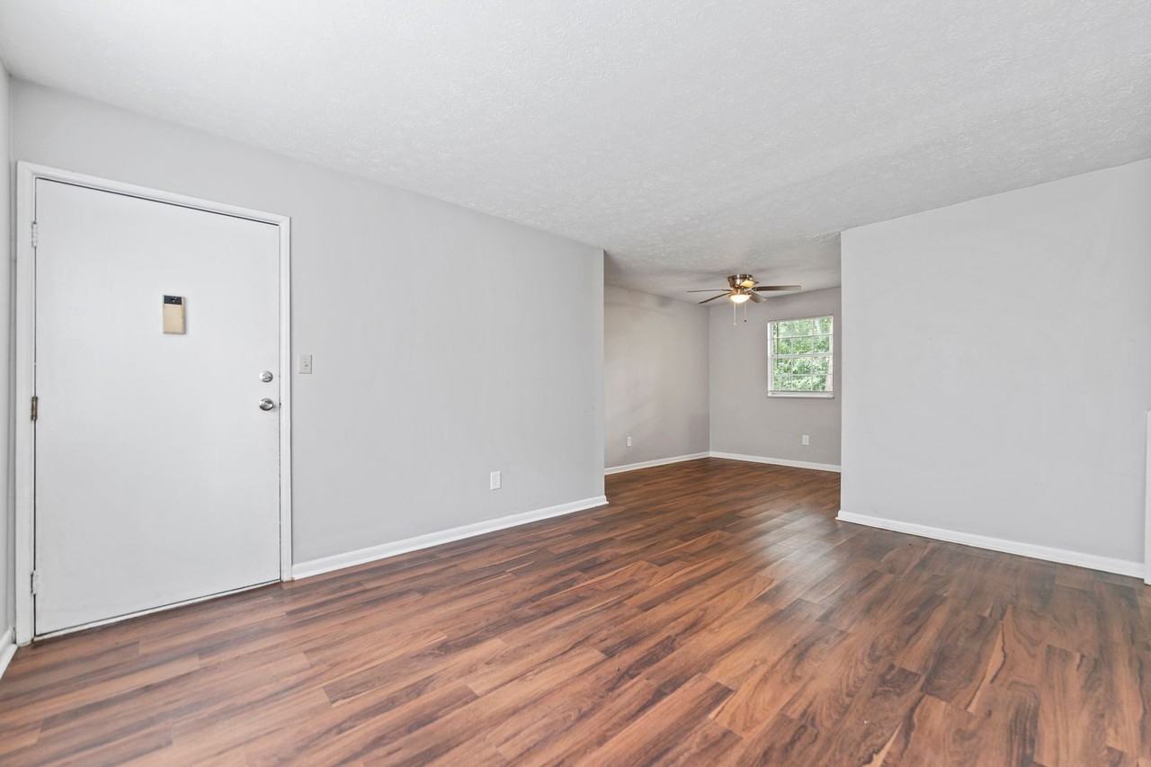 12513 E Orell Rd - Photo 2 of 10