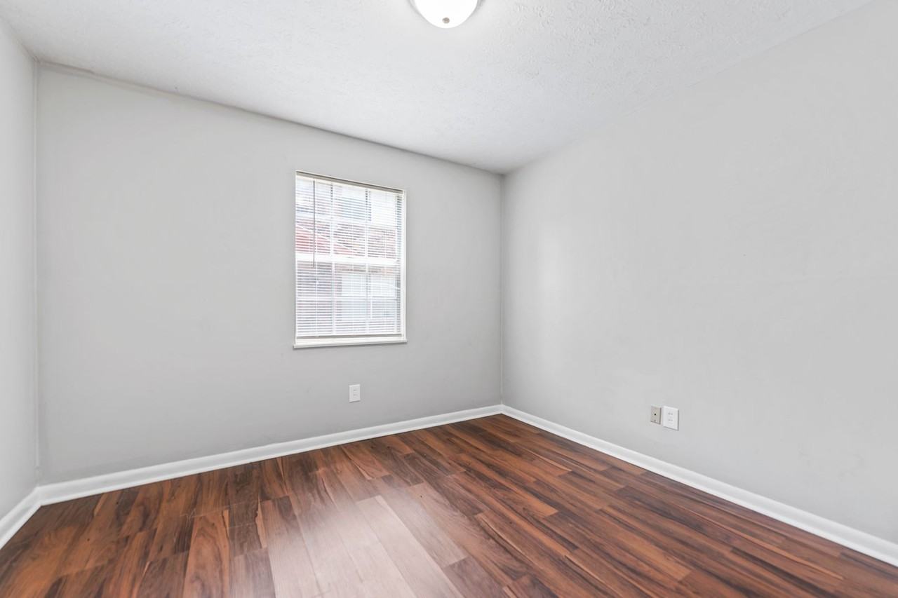 12513 E Orell Rd - Photo 7 of 10