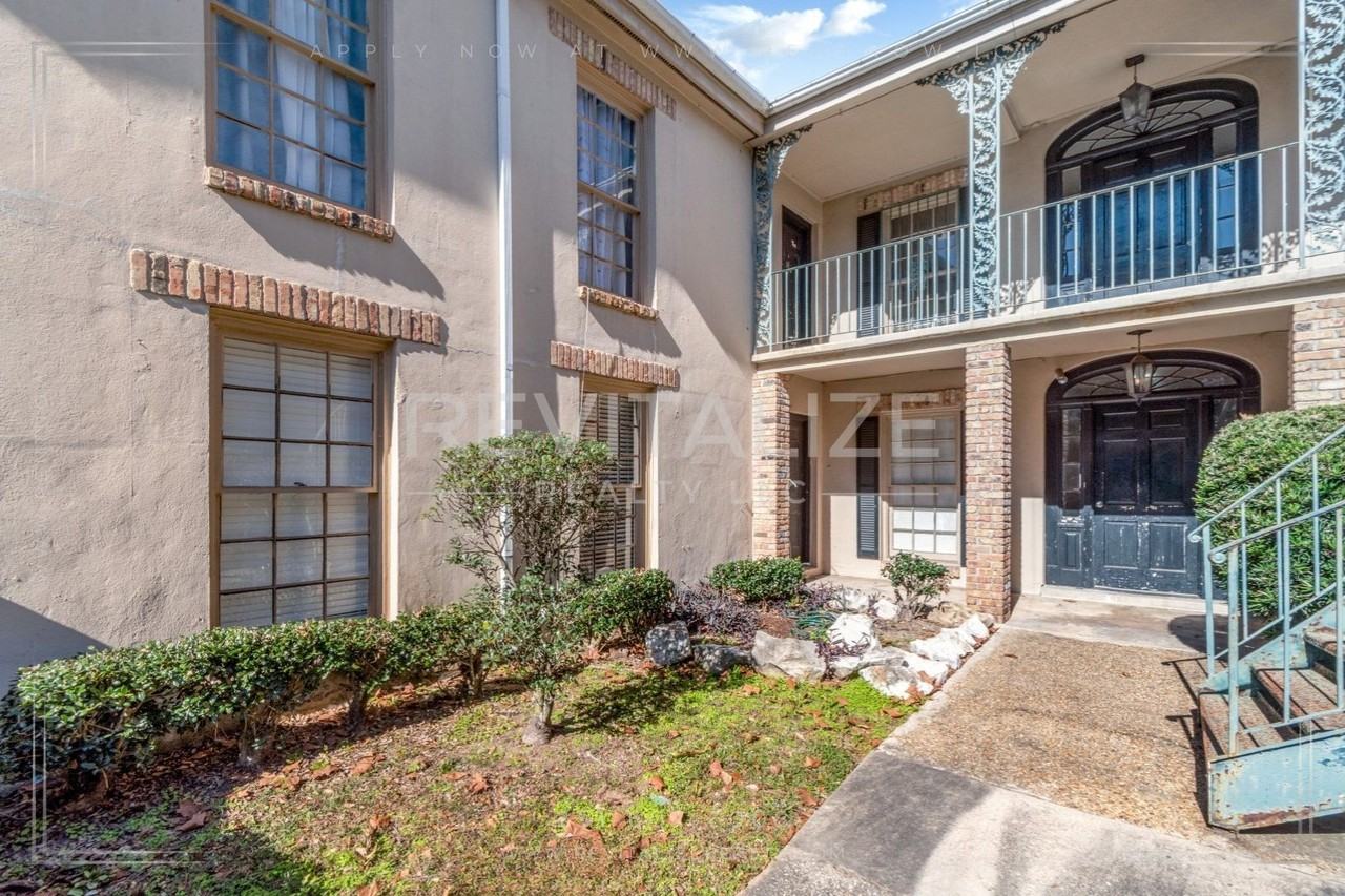 1504 Dauphin St - Photo 2 of 24