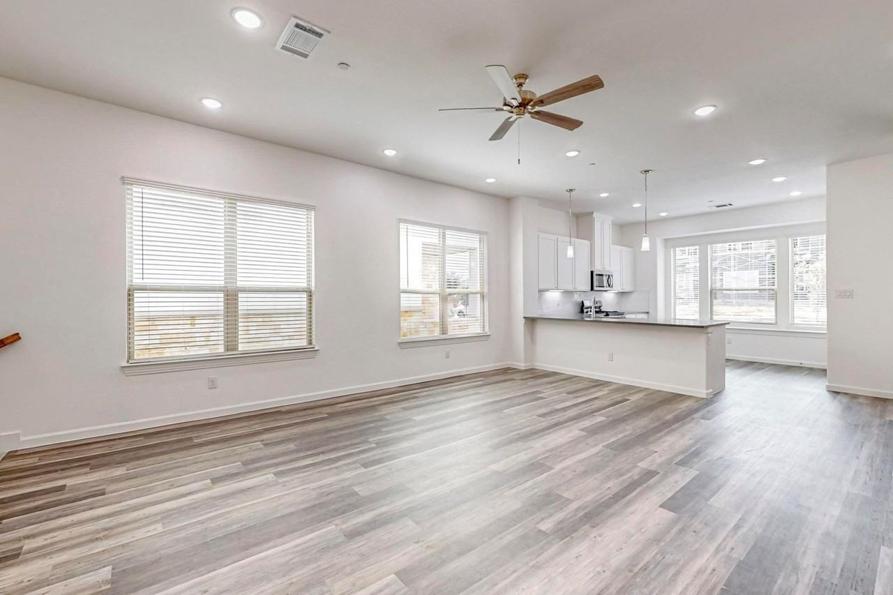 247 Mule Deer Mews - Photo 7 of 13