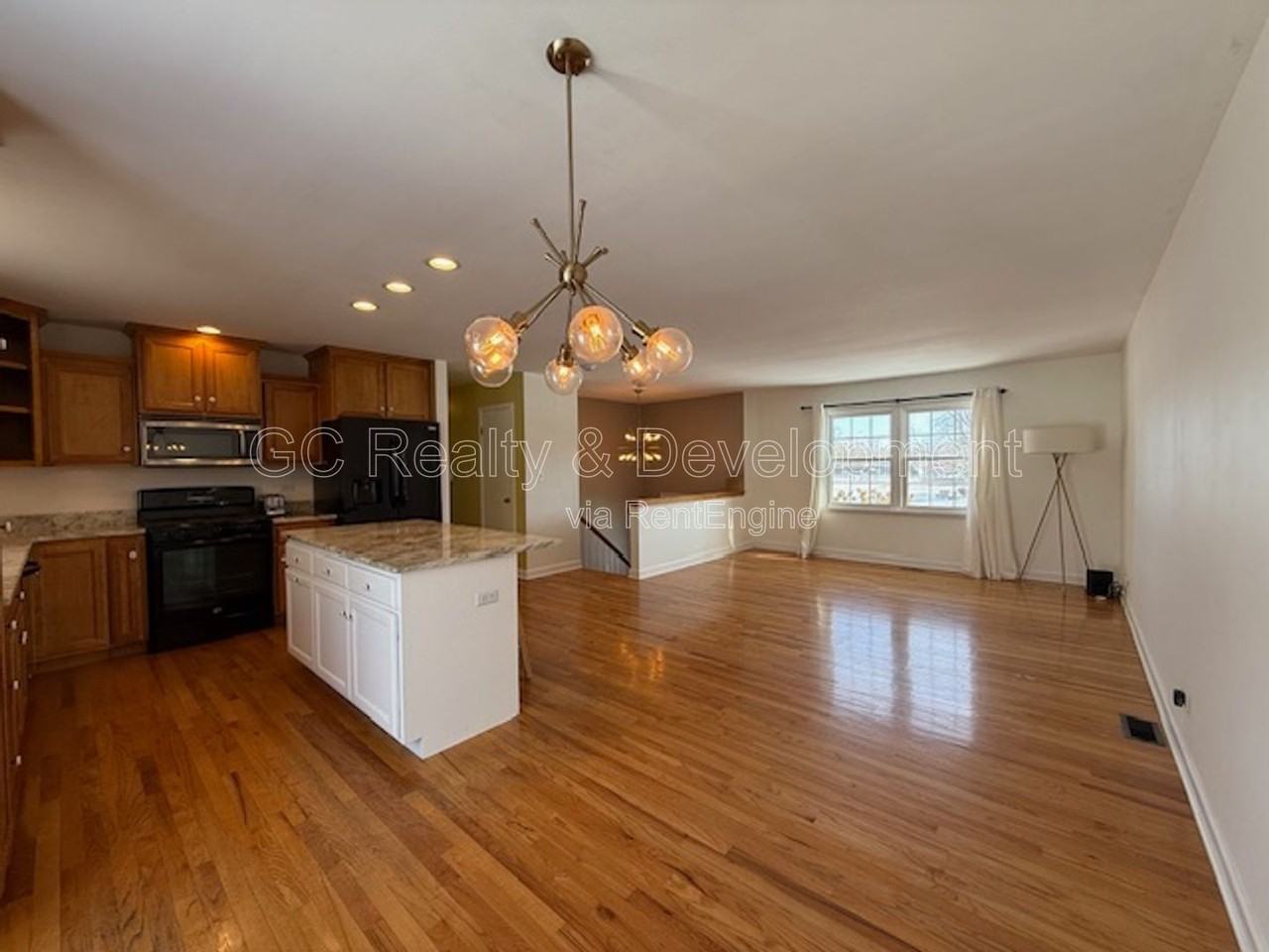 1621 Warbler Dr - Photo 3 of 24