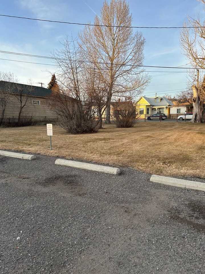 1128 E 2nd St - Photo 3 of 23