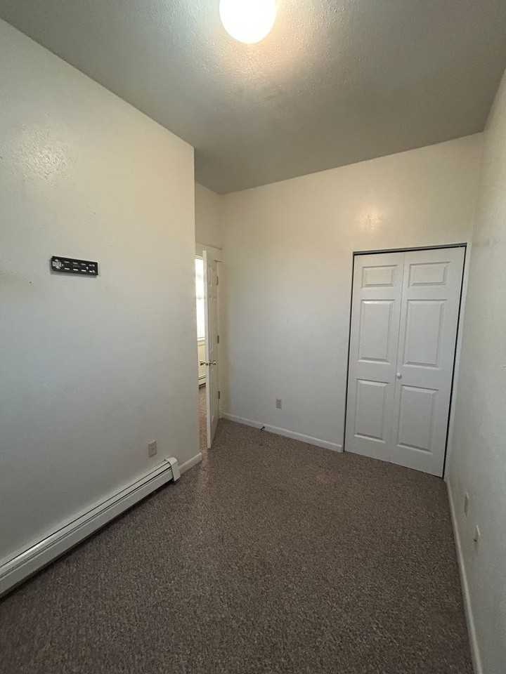 1128 E 2nd St - Photo 6 of 23