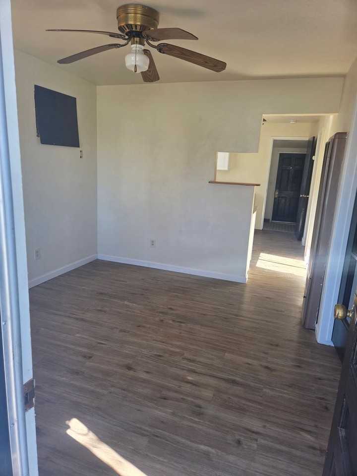 1628 Walnut Ave - Photo 2 of 15