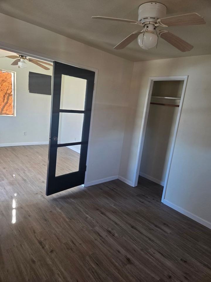 1628 Walnut Ave - Photo 5 of 15