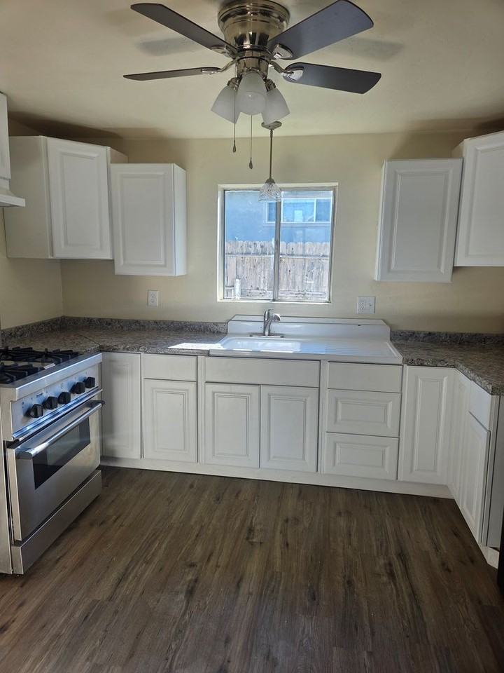 1628 Walnut Ave - Photo 6 of 15