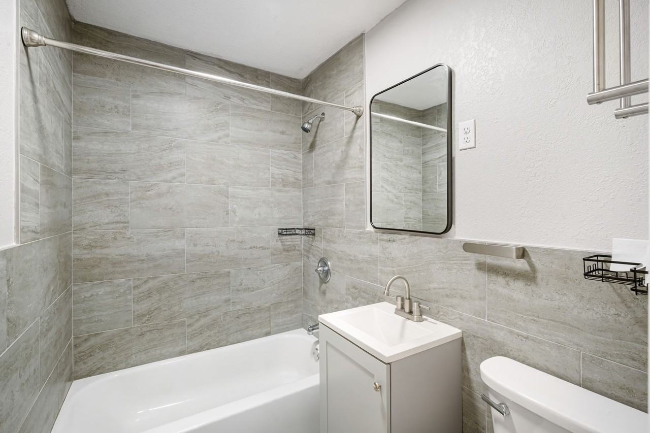 6428 N 49th St - Photo 7 of 20