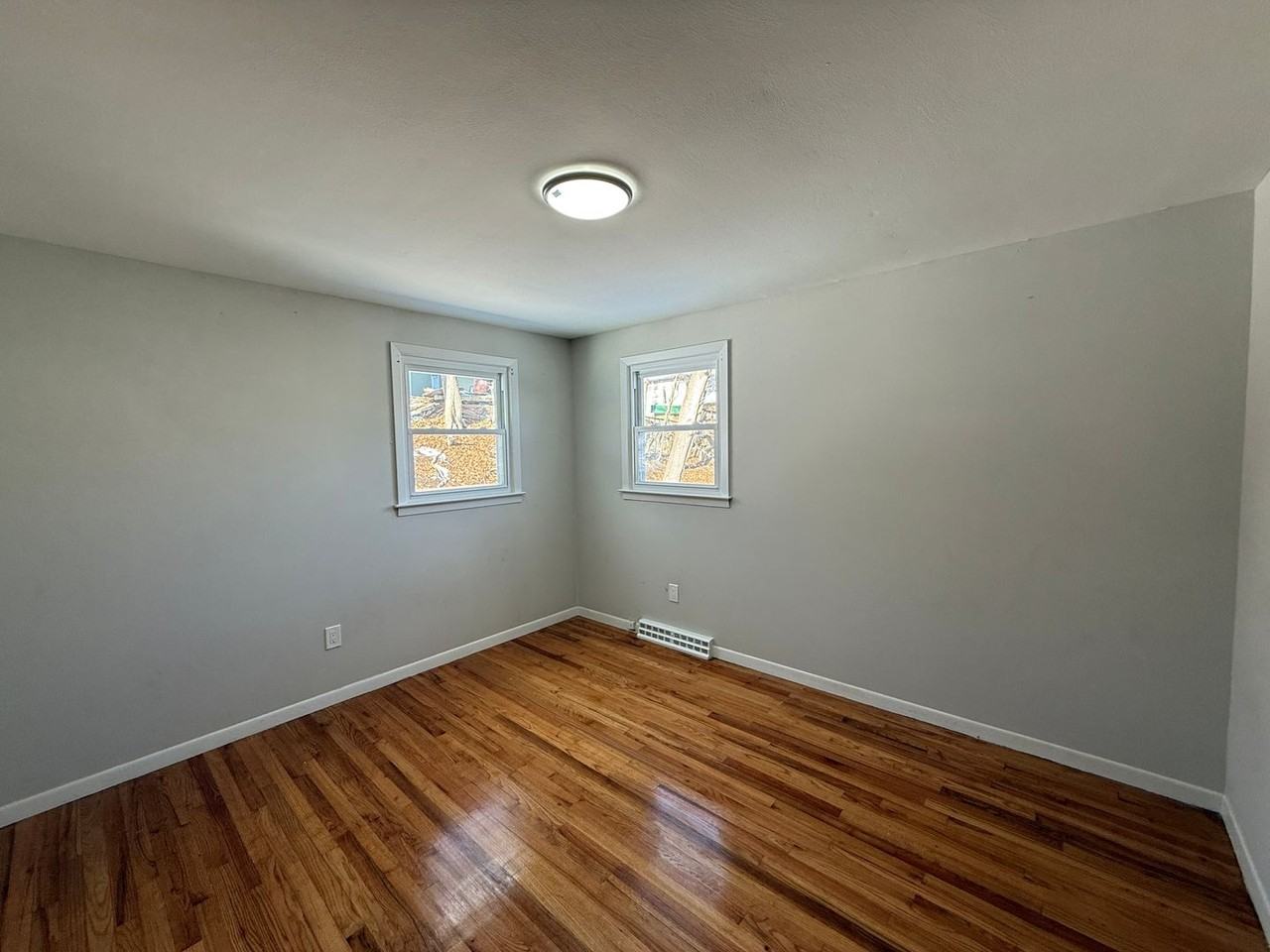 132 Hillside Ave - Photo 4 of 9