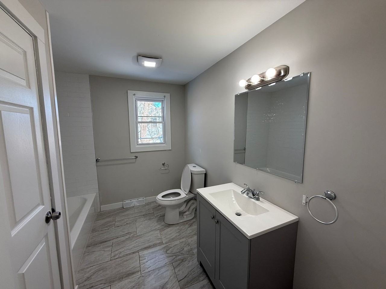 132 Hillside Ave - Photo 6 of 9