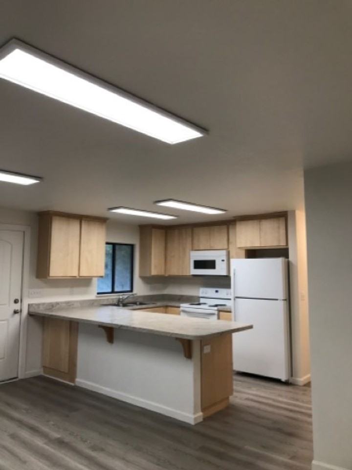 747 Meadows Dr #4 - Photo 4 of 8