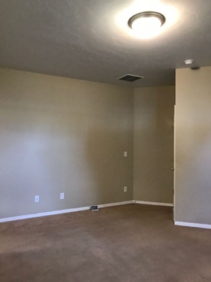 321 Aspenwood Dr - Photo 6 of 10