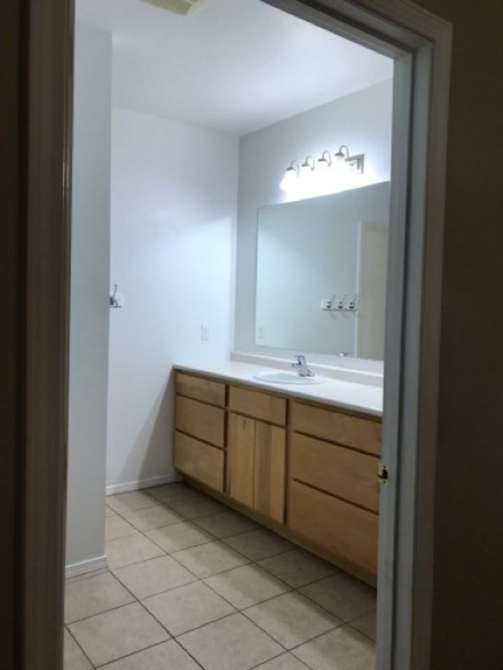 321 Aspenwood Dr - Photo 7 of 9