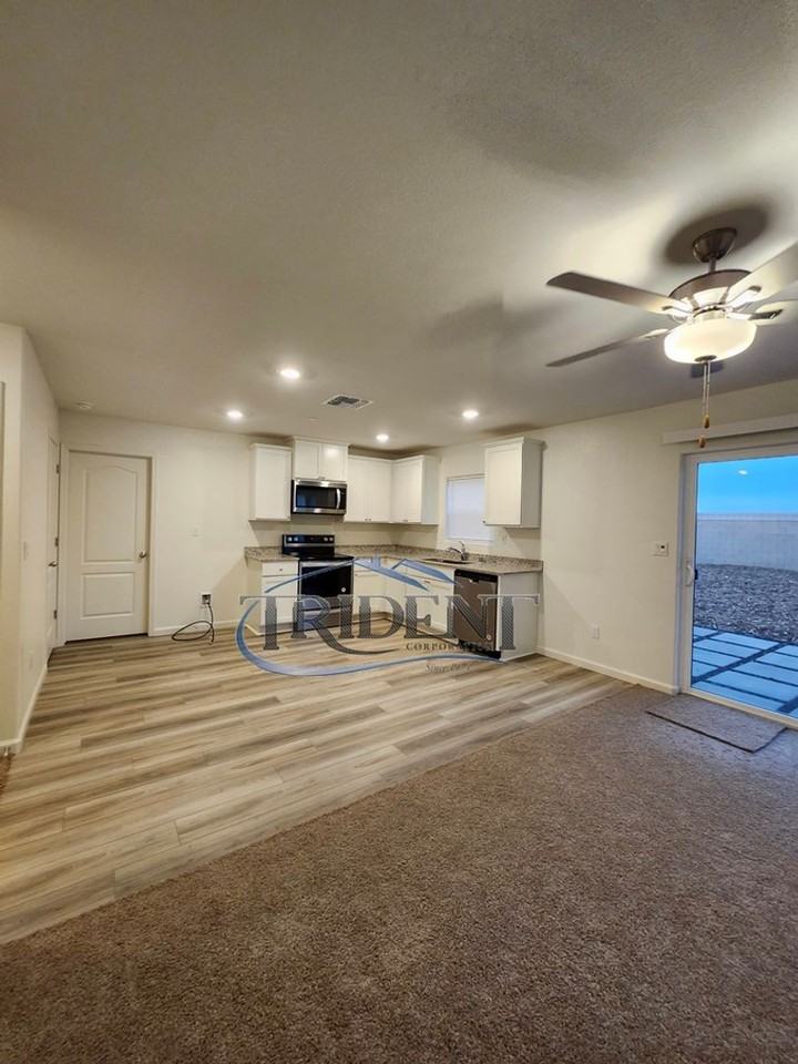 2205 Rick Dr - Photo 3 of 23