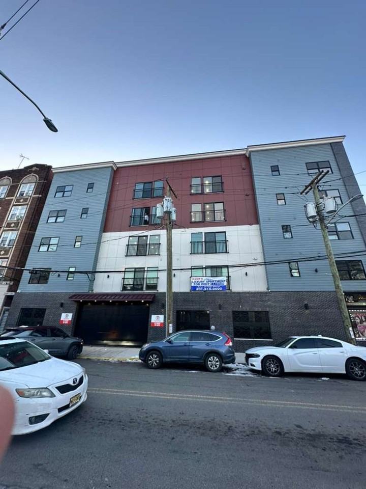 Carroll Street - Photo 6 of 15