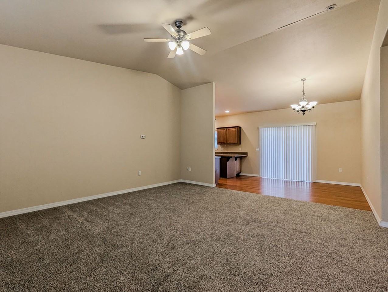 4922 109th St Ne - Photo 5 of 12