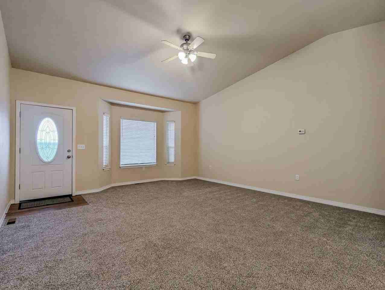 4922 109th St Ne - Photo 6 of 12