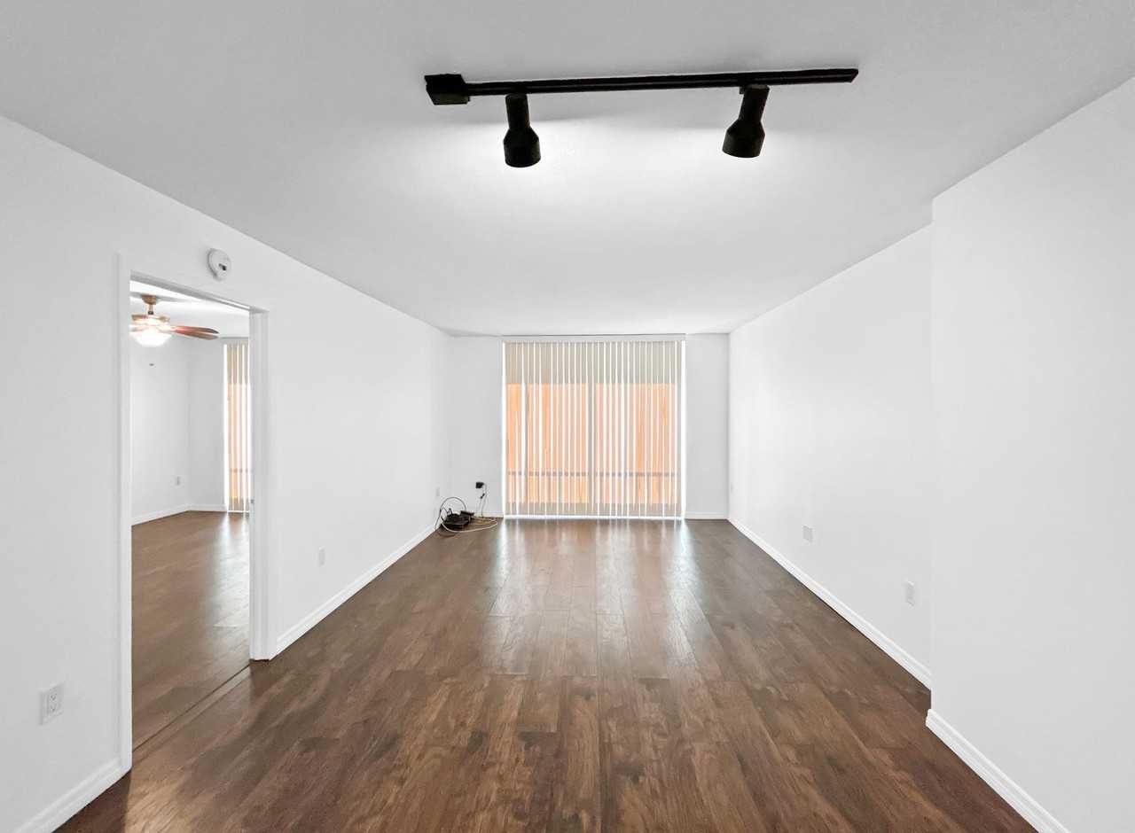 2333 Feather Sound Dr - Photo 7 of 19