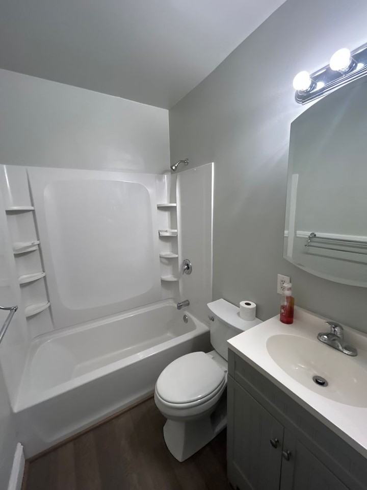 647 Eddy Rd - Photo 2 of 6