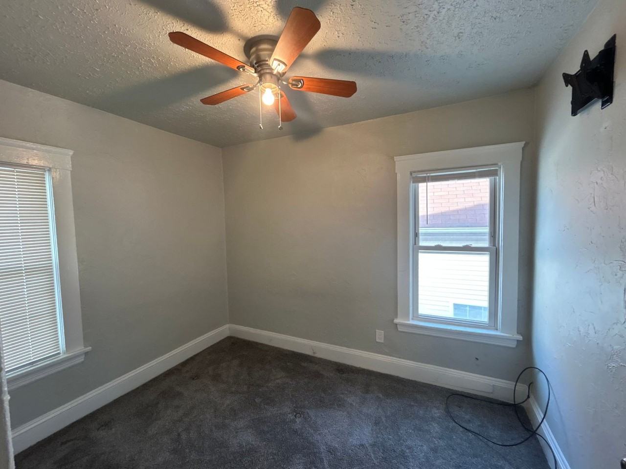 647 Eddy Rd - Photo 6 of 6