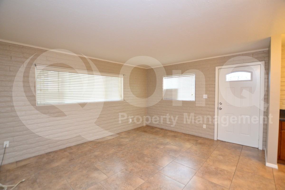 7218 E Belleview St #4 - Photo 4 of 9