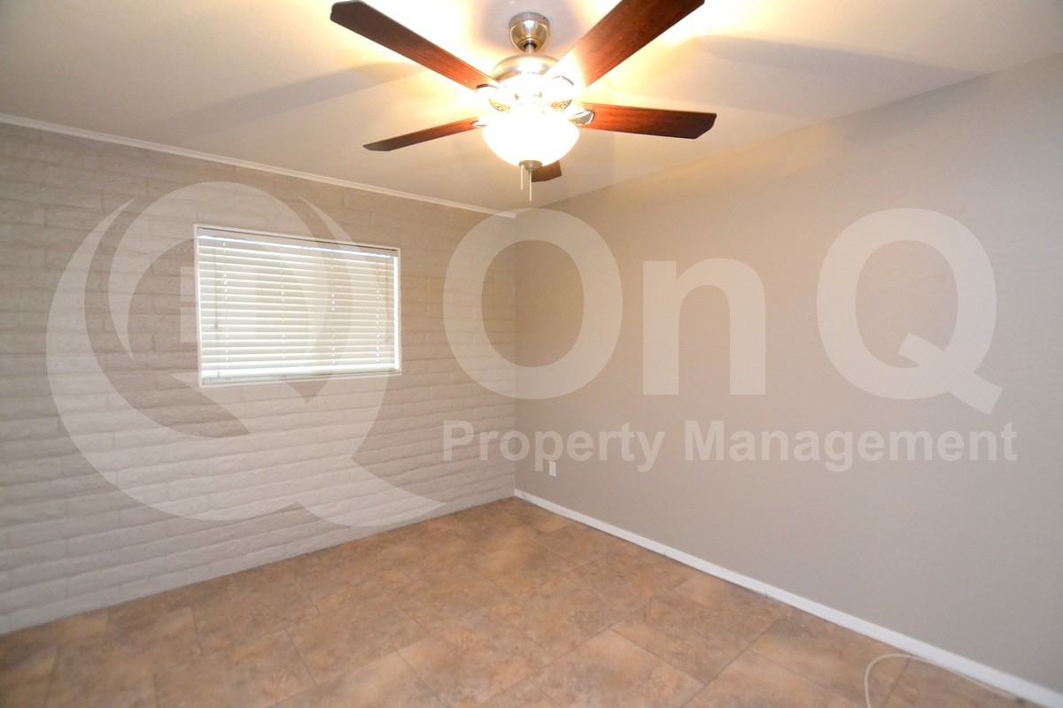 7218 E Belleview St #4 - Photo 6 of 9