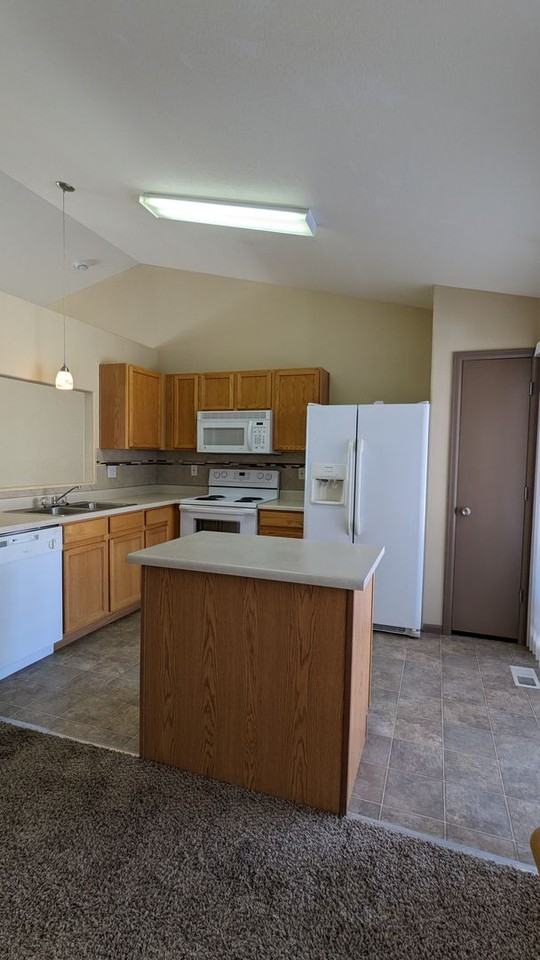 6540 Hannah Rose Rd - Photo 2 of 37