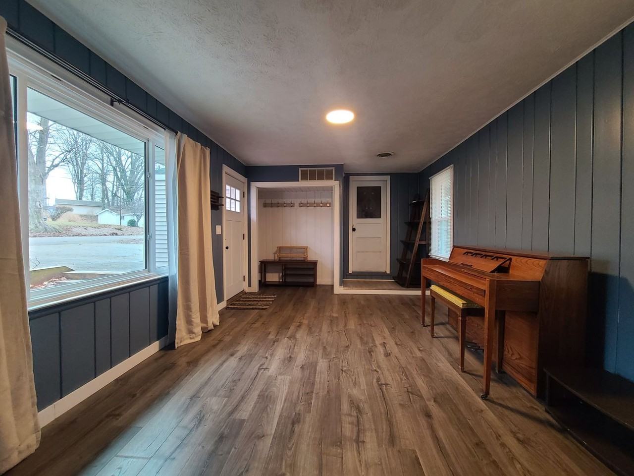 5603 Interlochen Rd - Photo 5 of 25