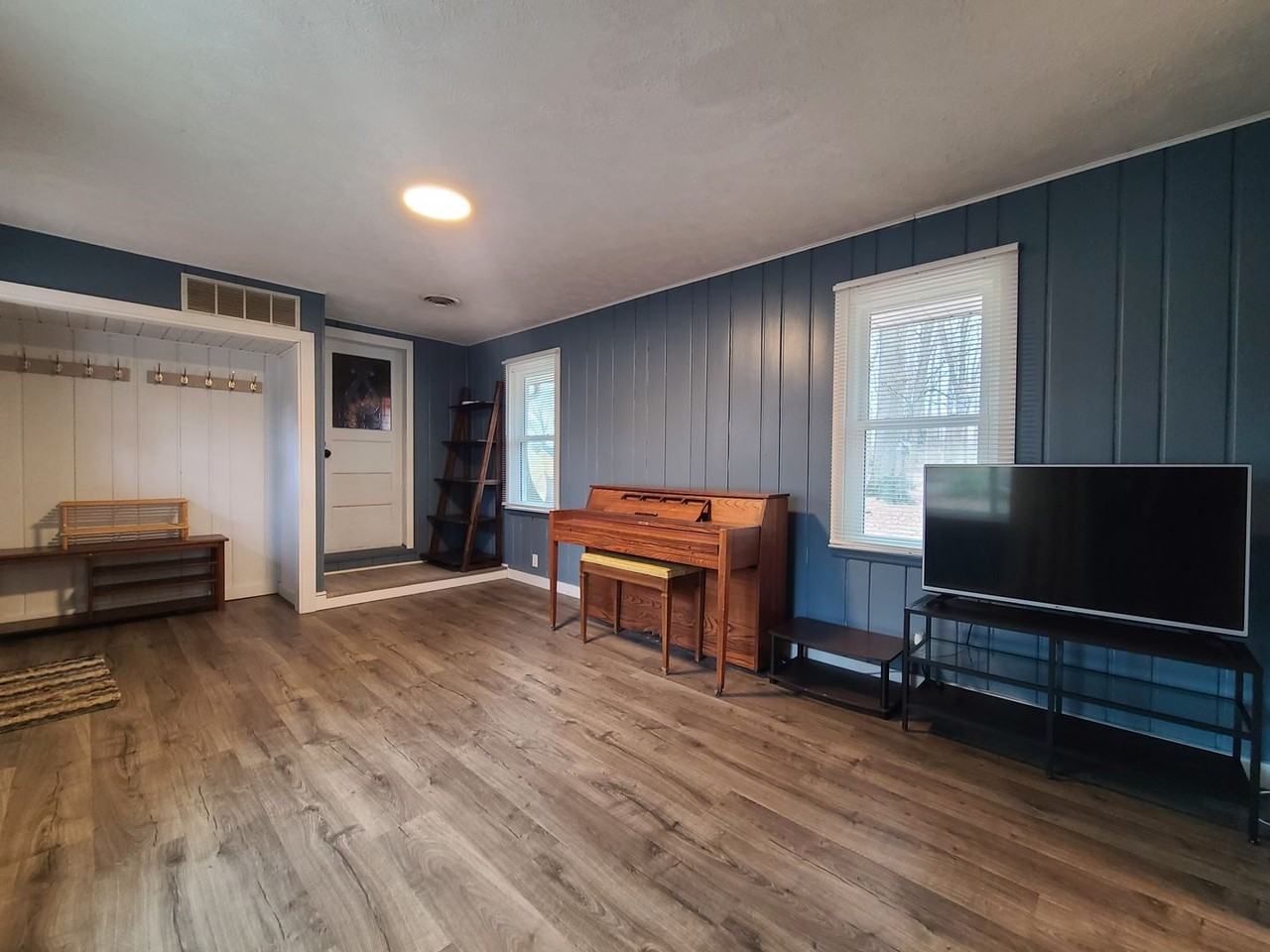 5603 Interlochen Rd - Photo 6 of 25