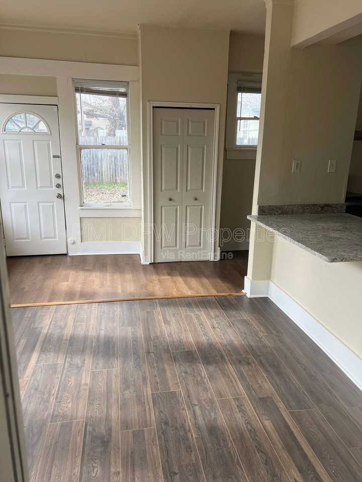 219 S Montreal Ave - Photo 5 of 10