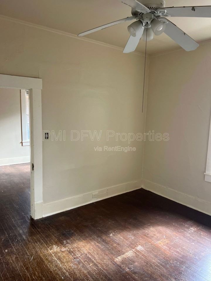 219 S Montreal Ave - Photo 7 of 10