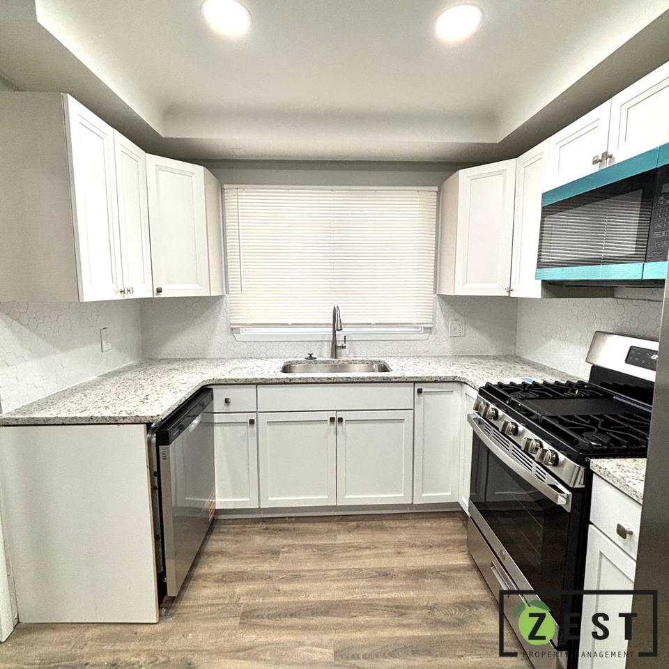 29287 Commonwealth St - Photo 6 of 24