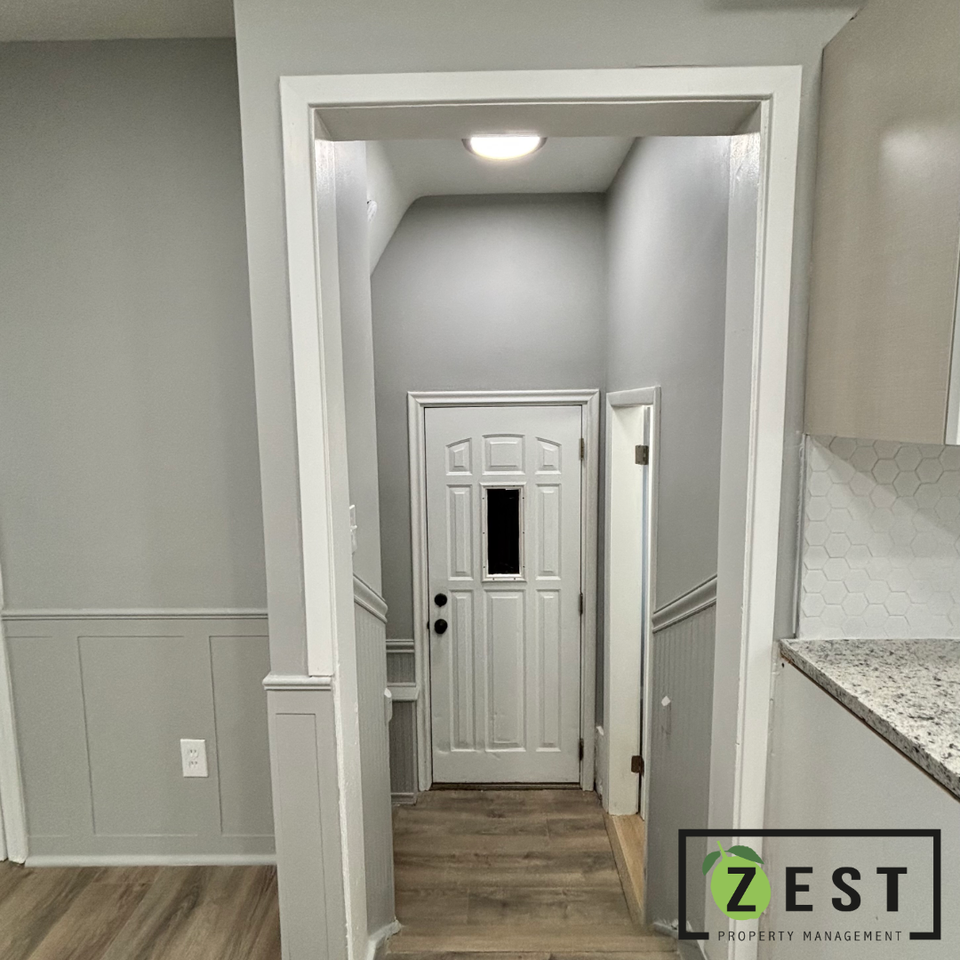 29287 Commonwealth St - Photo 7 of 24