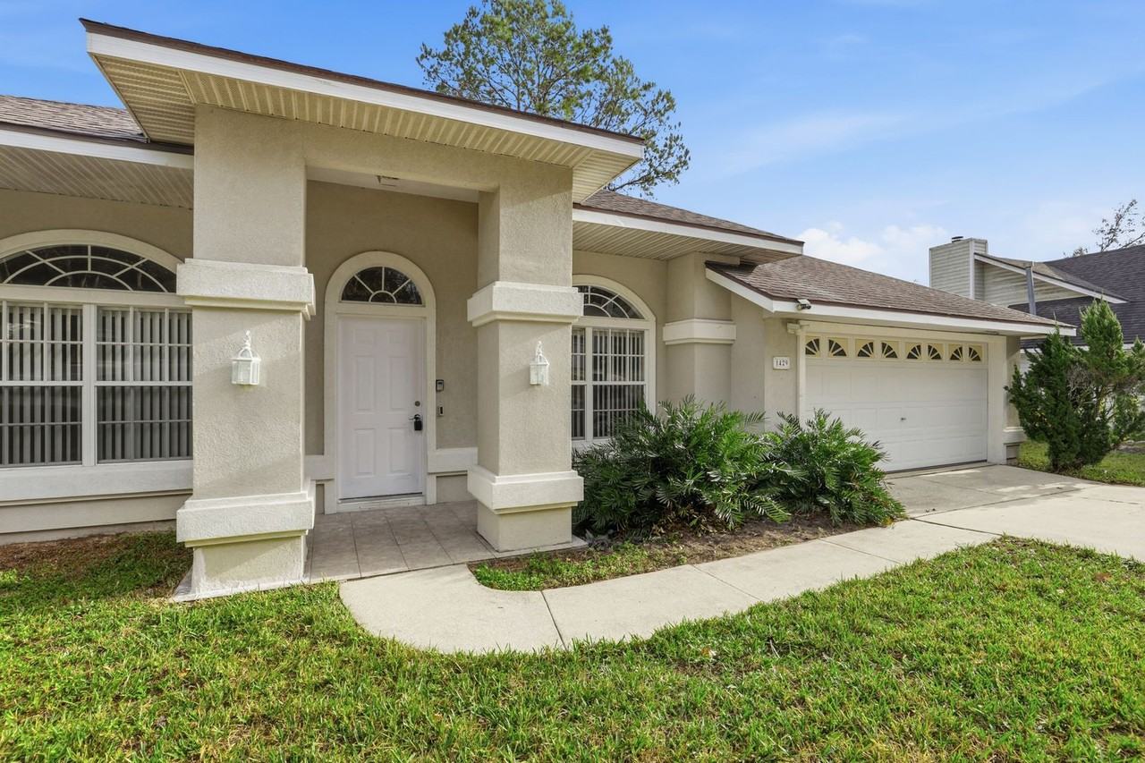 1429 Nw 98th Ter - Photo 2 of 37