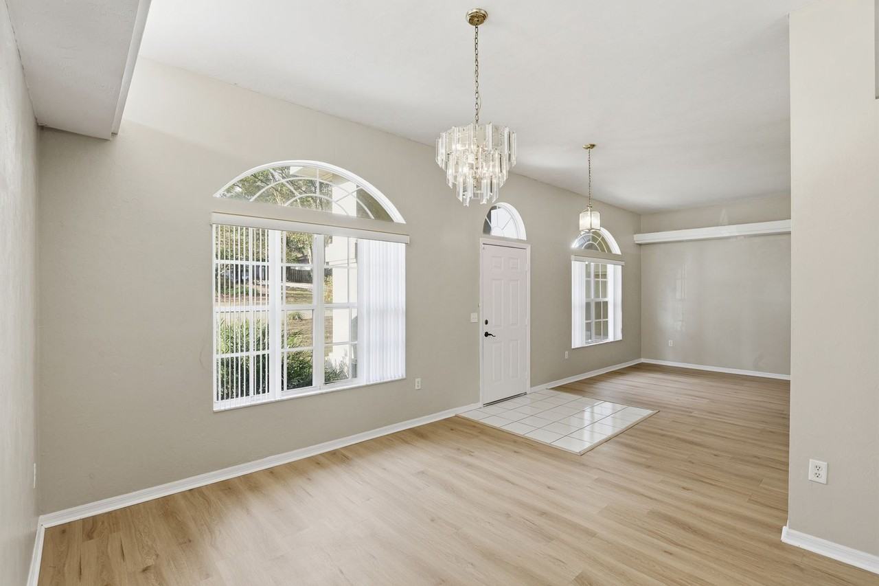 1429 Nw 98th Ter - Photo 3 of 37