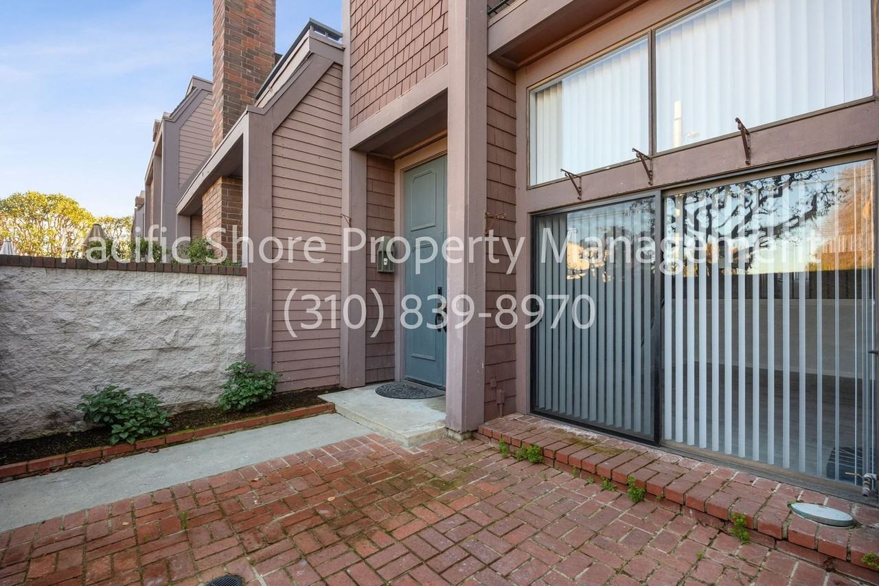 4631 Alla Rd #8 - Photo 6 of 31