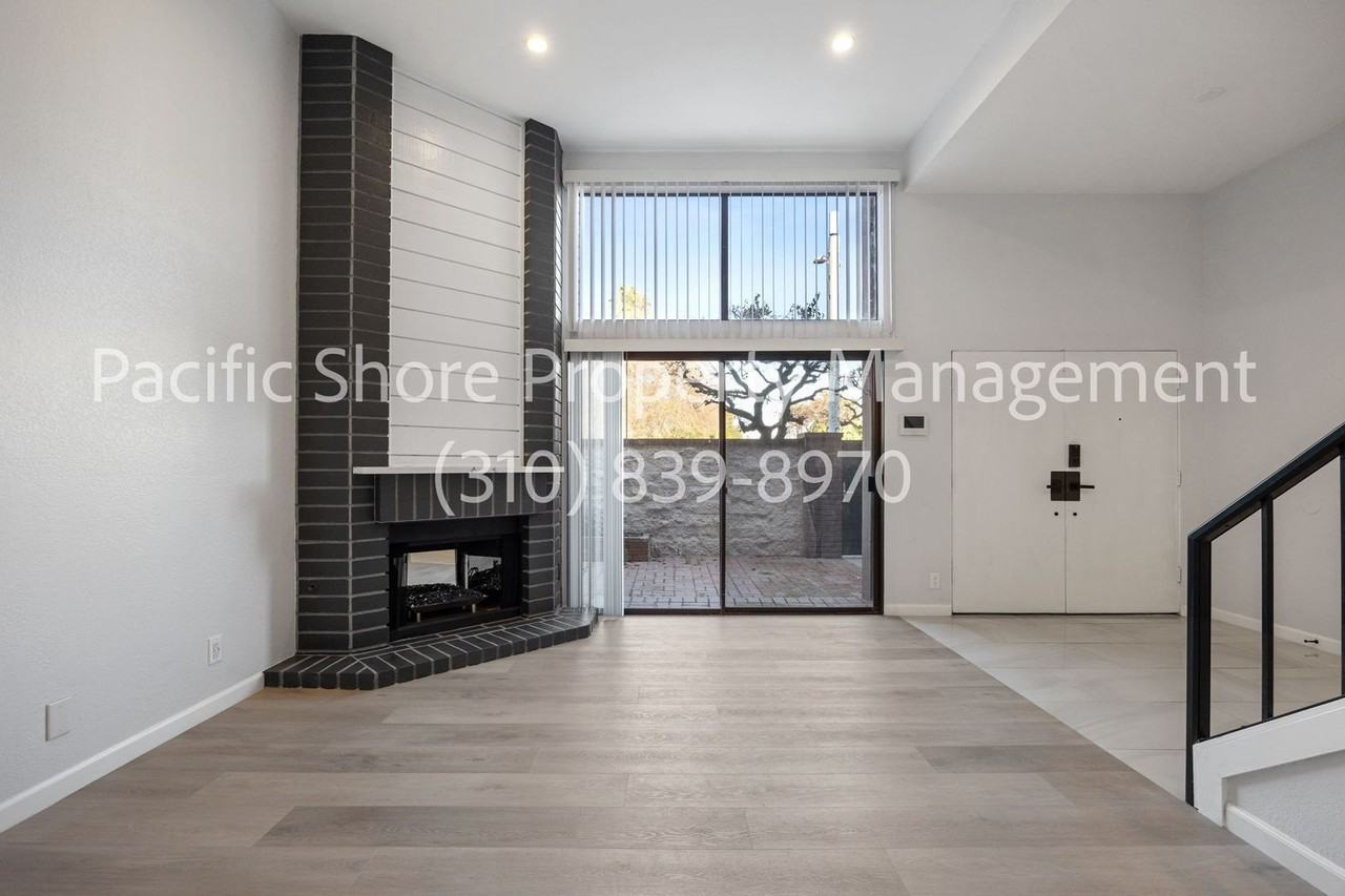 4631 Alla Rd #8 - Photo 7 of 31