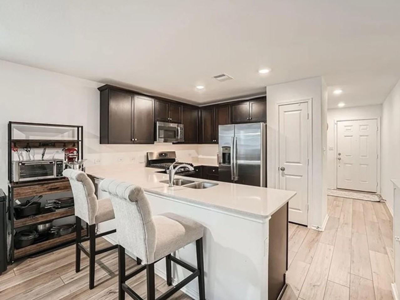 13517 Knights Branch Dr - Photo 2 of 12